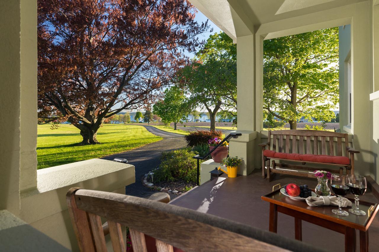 Yale Manor B&B & Yurt Glamping Extérieur photo