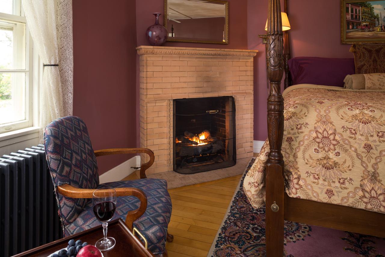 Yale Manor B&B & Yurt Glamping Extérieur photo
